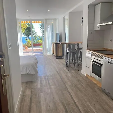 Garden - Sea Views Apartment