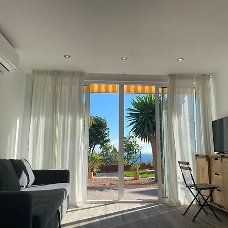 Apartment Garden - Sea Views *